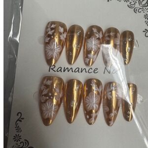 Gold Press On Nails Almond Fake Nails‎ with White Flowers Design